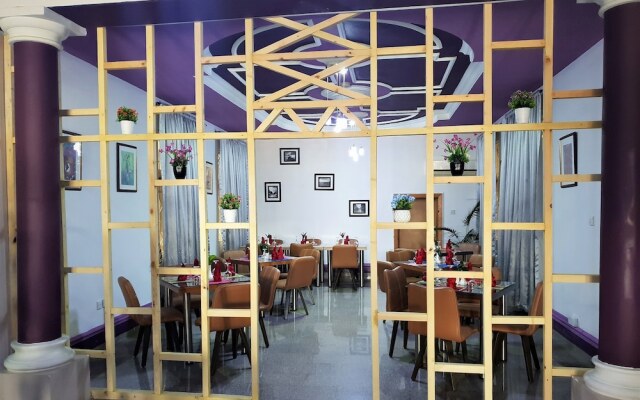 Serendib Hotel and Apartments