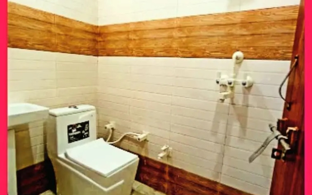 Hotel Saraswati Atithi Bhawan Vrindavan