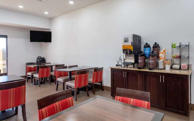 Comfort Inn & Suites Cave City