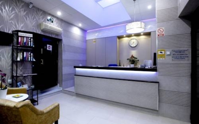 Hostal Paris