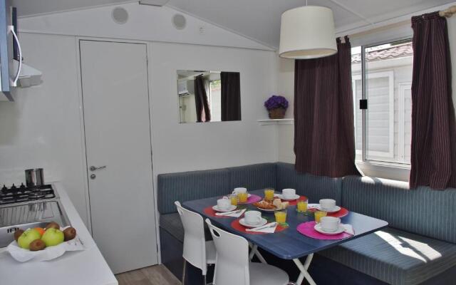 Happy Camp Mobile Homes in Brioni Sunny Camping