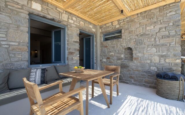 Seesoo Paros Beachfront Resort