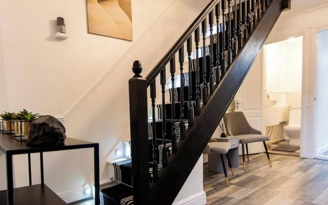 Housesleep14-freep-garden-bbq-patio-pooltable