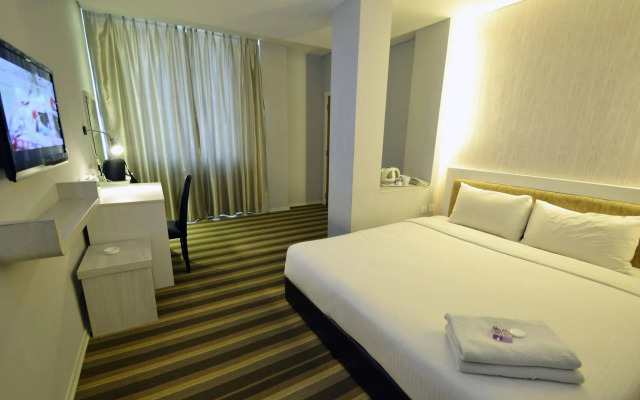 First Residence Hotel