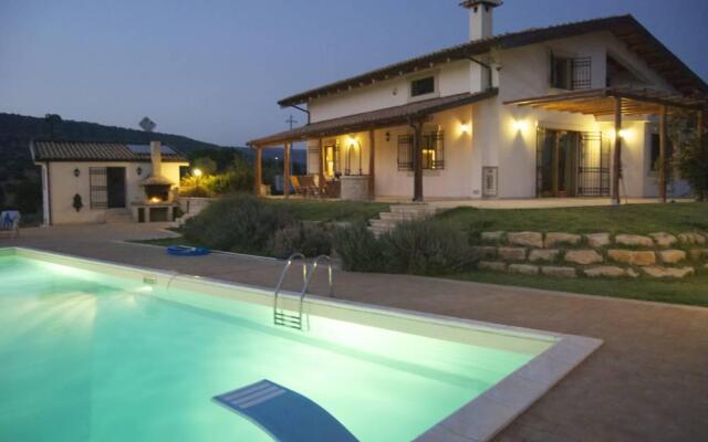 Studio Apartment In Countryside Villa With Pool