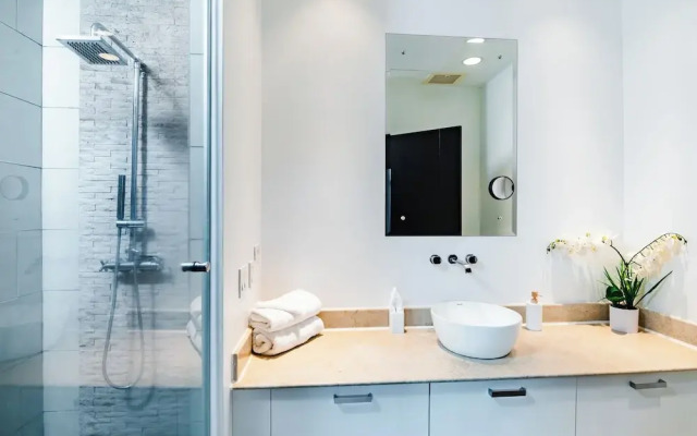 mVillas - Luxury 2Bed 2Bath Condo w Pool