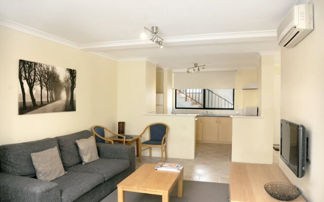 Lodestar Waterside Apartments