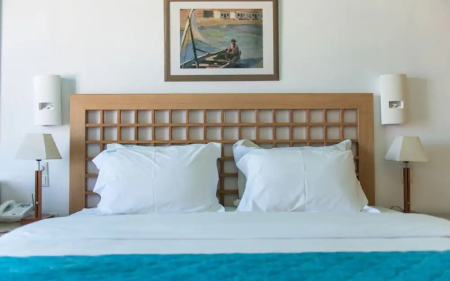 Poseidon Hotel & Suites