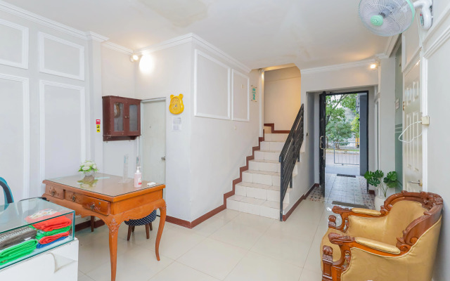 Urbanview Hotel Sofie Syariah Sidoarjo