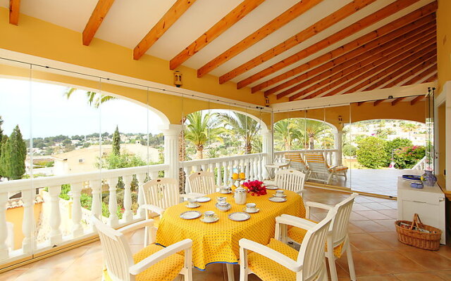 Villa Bombilla