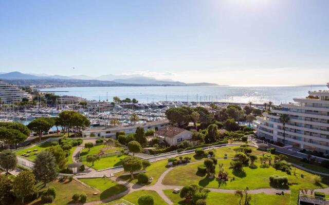 Nice & bright studio with veranda & parking in Villeneuve-Loubet - Welkeys