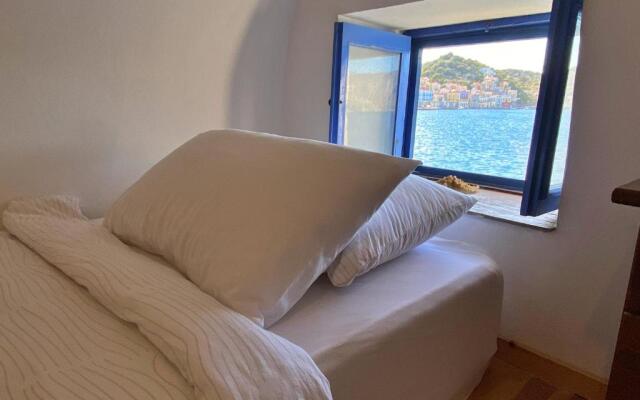Pitini 2 - Seafront - Harbour view