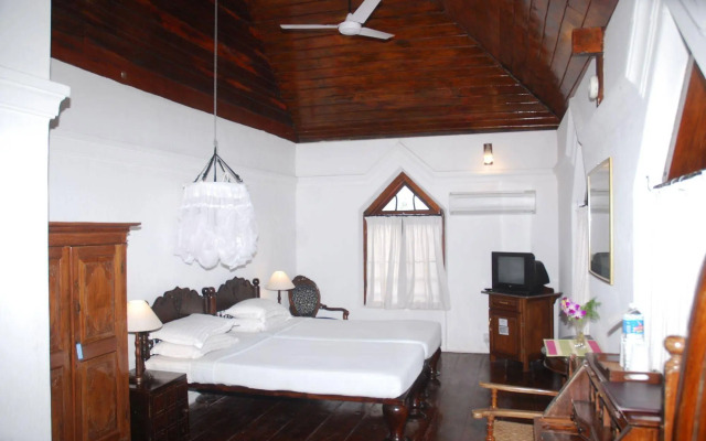 The Old Courtyard Hotel