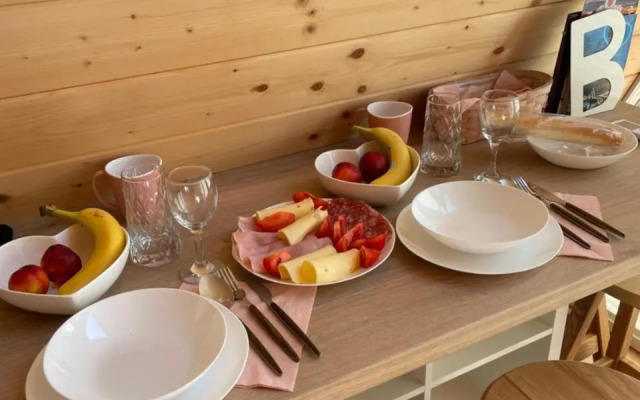 Glamping Holiday House with hot tub- Hisa oddiha
