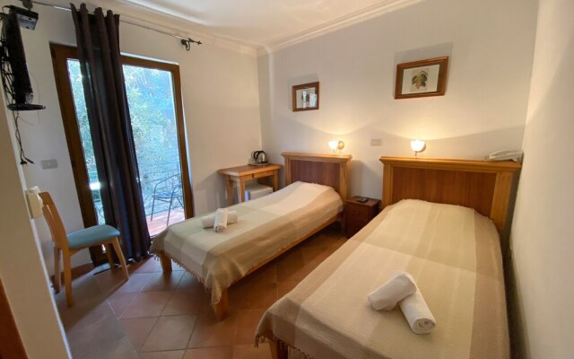 Levantin Inn 12 Room N12