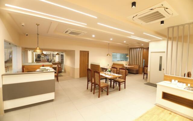 The Swagath Grande By Zeeyatt Regency