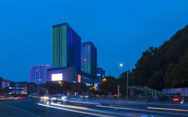 Meiyi Light Luxury Hotel (Zhangjiajie Pedestrian Street Dayong Ancient City Branch) – Outside – Zhangjiajie