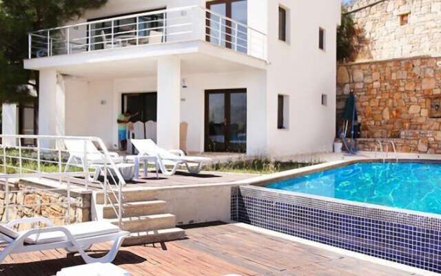Villa Sandra Torba - 5 Bedrooms