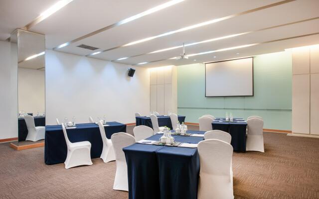 Holiday Inn Express Chongqing Guanyinqiao by IHG