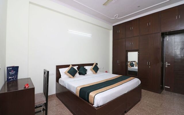 OYO 10172 Dhruv Residency