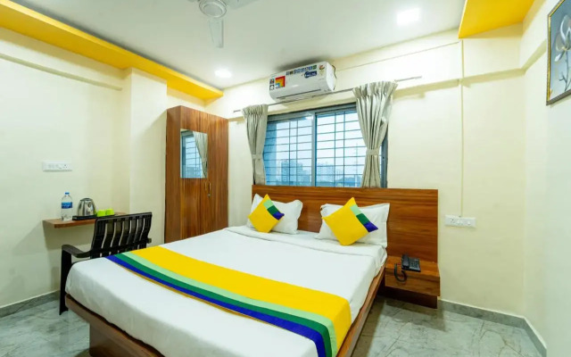 Itsy Hotels Anand Executive, Near Amanora