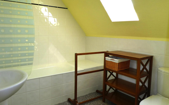 Holiday Home, Plovan