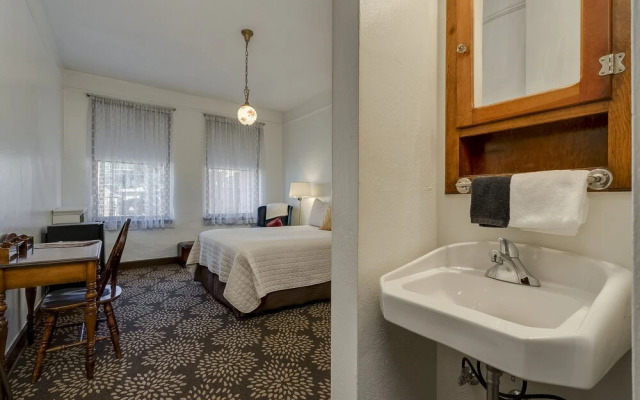 Ryan Hotel
