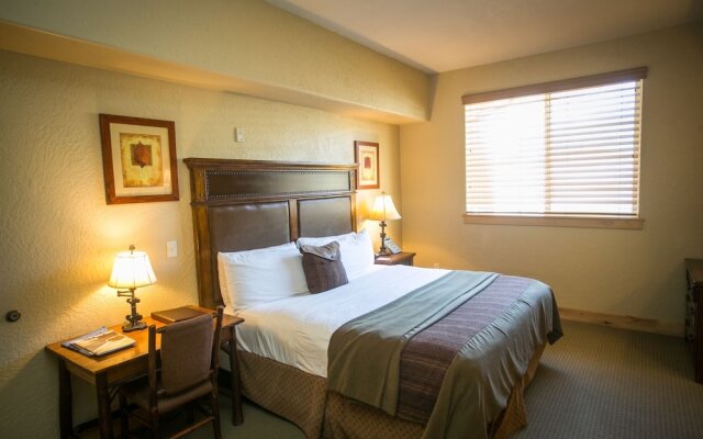 Amazing Mountain Views and Full Kitchen by RedAwning - Save 20% on 7+ Nights!