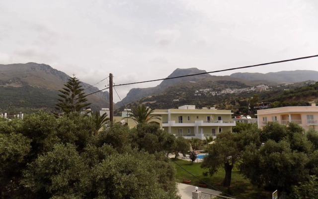 Manolis Apartments