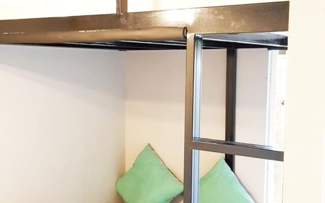 Roof And Room Hostel