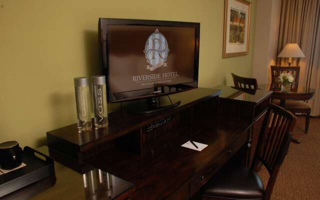 Riverside Hotel