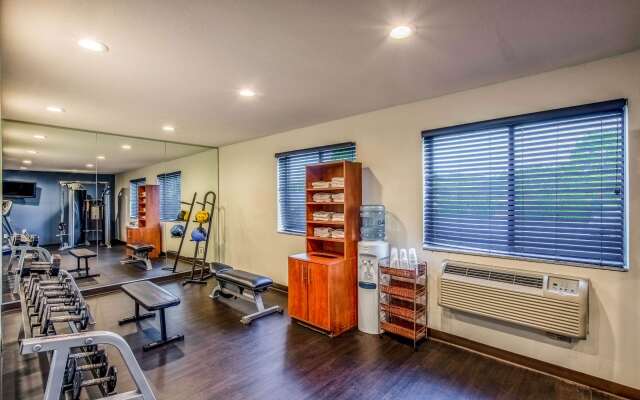 Country Inn & Suites by Radisson, Muskegon, MI