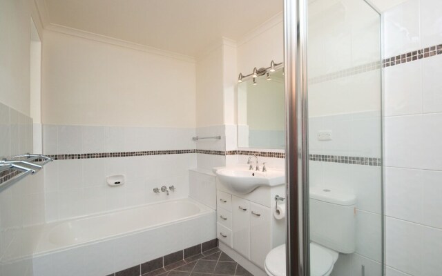 St George, Unit 8/19 Weatherly Close