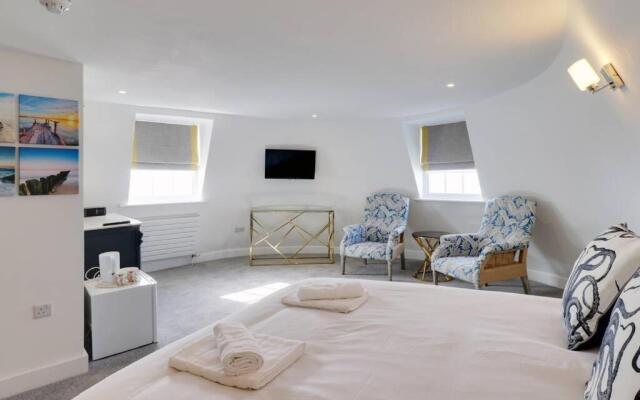 master accommodation suite 11 sea view