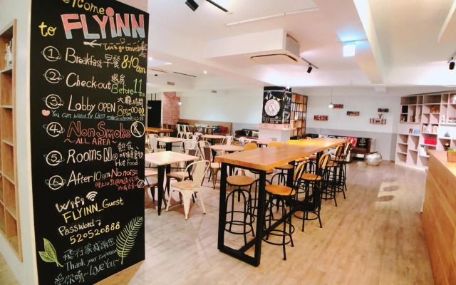 Flyinn Hostel