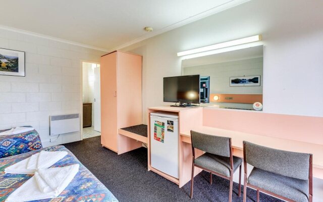 Martin Cash Motel