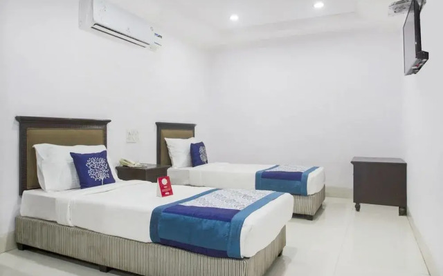 OYO 9627 Hotel Srinivasa Central