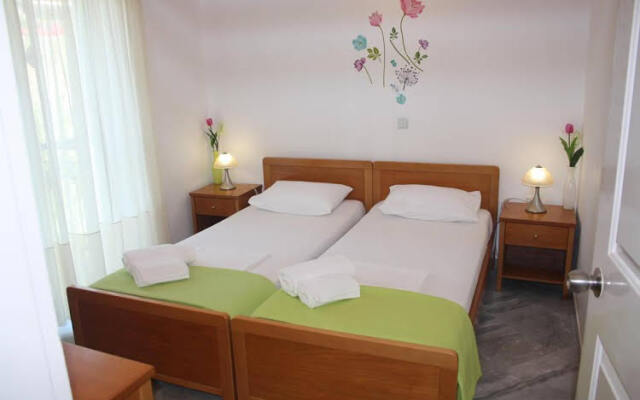 Iris Apartments