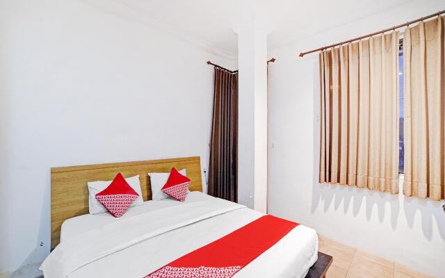 OYO 90450 Scala Inn