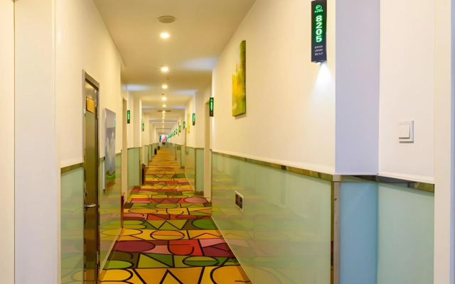 Shell Nanjing Tianyin Avenue Hotel