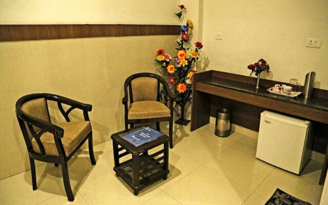 Capital O 4302 Hotel Imperial Lodge