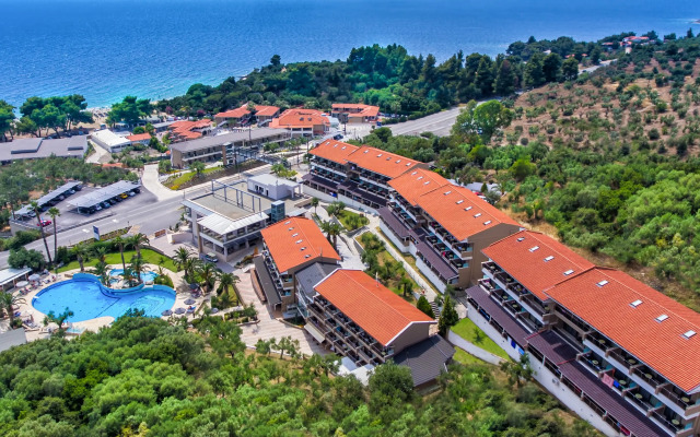 Lagomandra Hotel and Spa