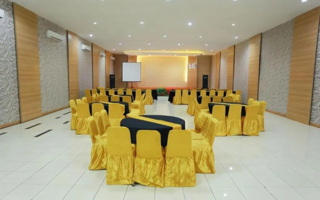 Royal Hotel n' Lounge