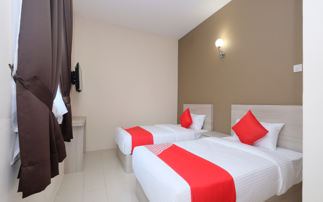 Super OYO 43935 Mancalin Hotel