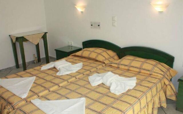 Iades Studios & Apartments