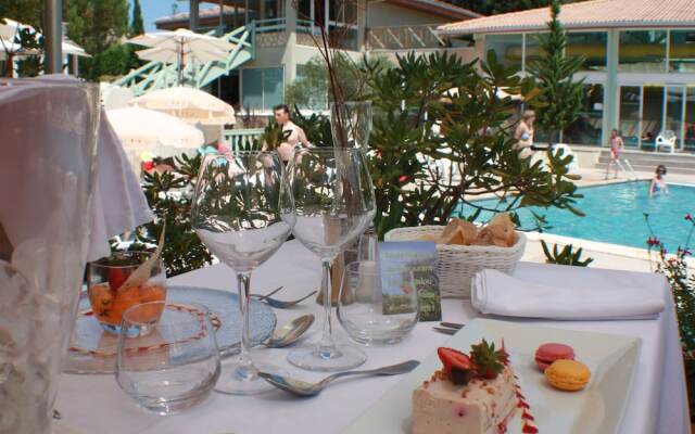 Nice Bungalow With Dishwasher on a Green Domain