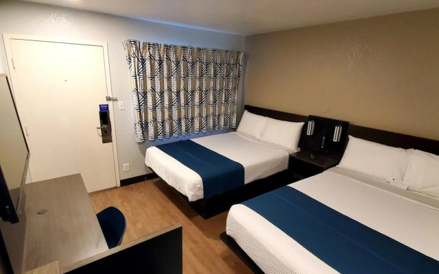 Motel 6 Palmdale, CA