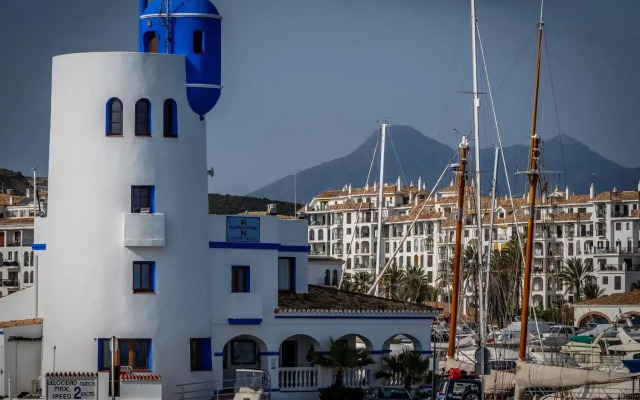 2208-Superb Apt with Amazing Seaview