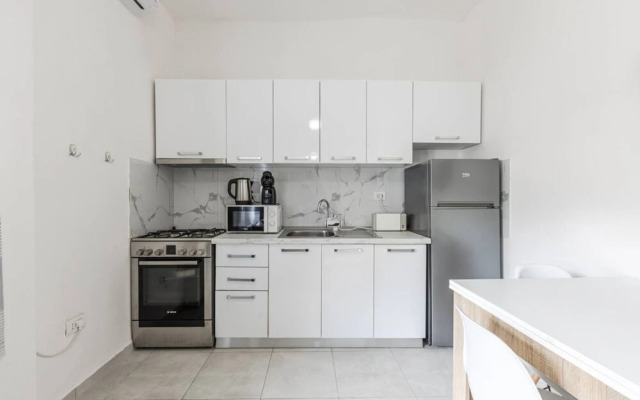 Elegant Apartment Comfort in Shkod r s Heart
