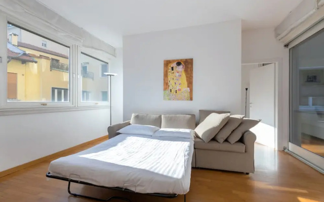 Welcoming Flats by Lake Como